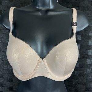 Victoria’s Secret Body by Victoria Lined Demi Bra